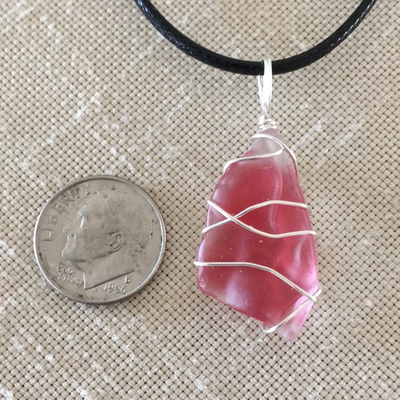 HAND CRAFTED Genuine Sea Glass Wire Wrapped Pink Pendant Necklace - Picture 2 of 3